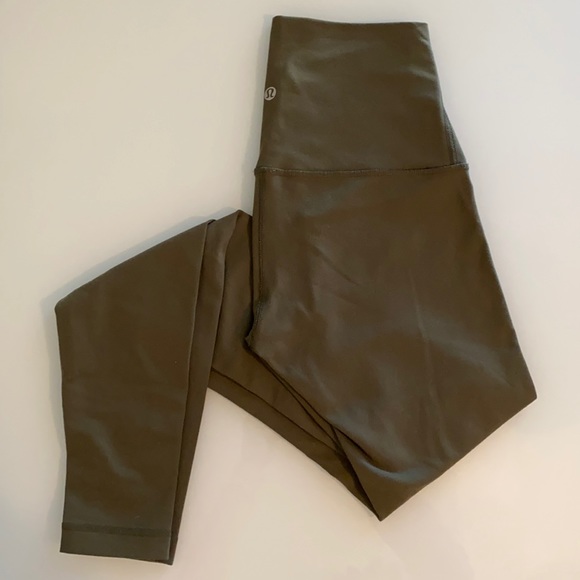 Lululemon size 4 olive pants - Picture 1 of 5